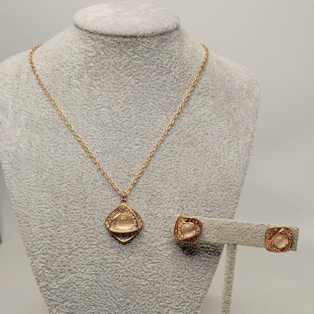 New! Jewelry Set